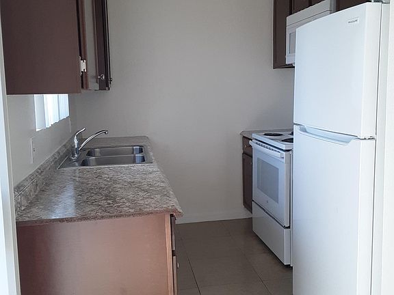 3rd image of 4074 Marlborough Ave #5
