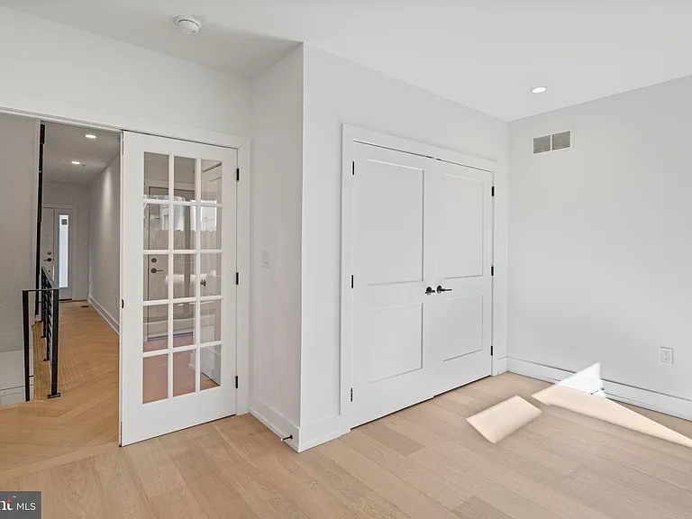706 Latona St #I — Photo 16