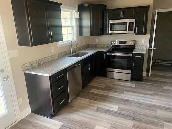 2nd image of 815 Lillian Grace Dr