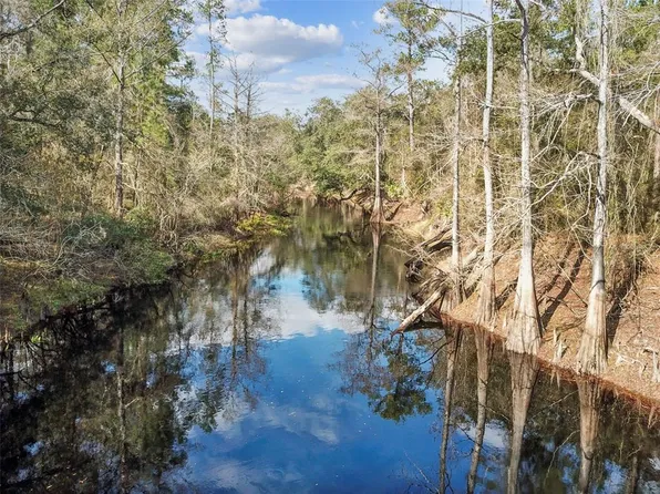 3506 Riverdale Dr, Dade City, FL 33523