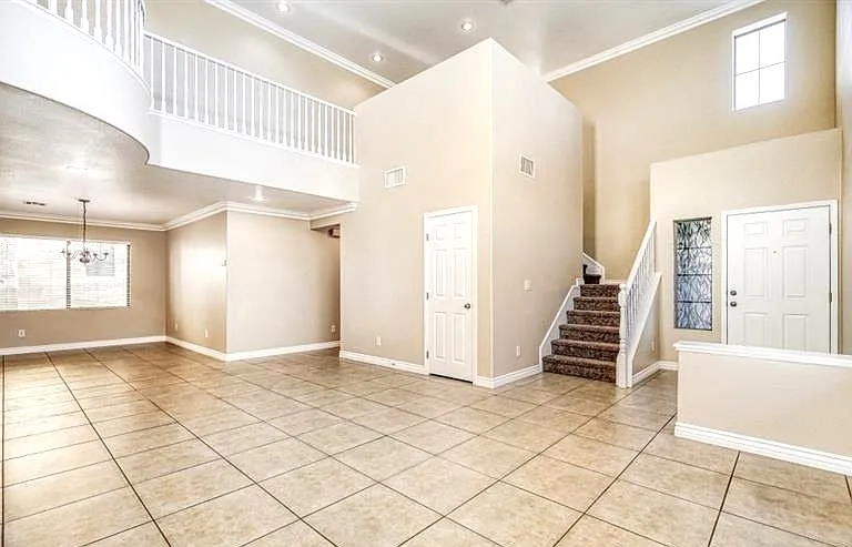 5565 Golden Palms Ct — Photo 9