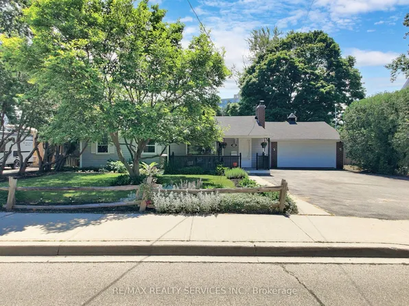 1924 Balsam Ave, Mississauga, ON L5J 1L2