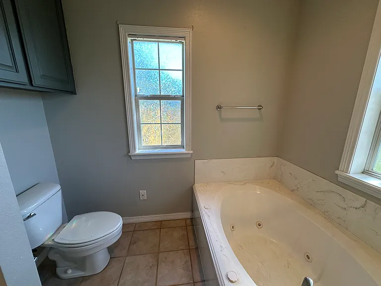 3920 Park Hurst Dr — Photo 13