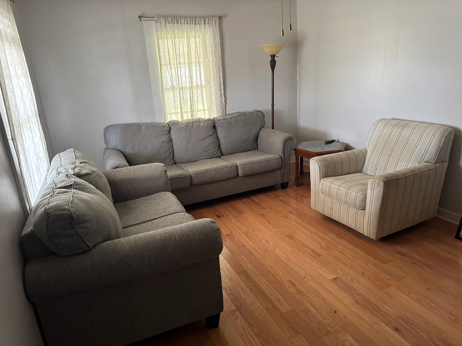 2 bed, 876 sqft, $1,550 — Photo 3