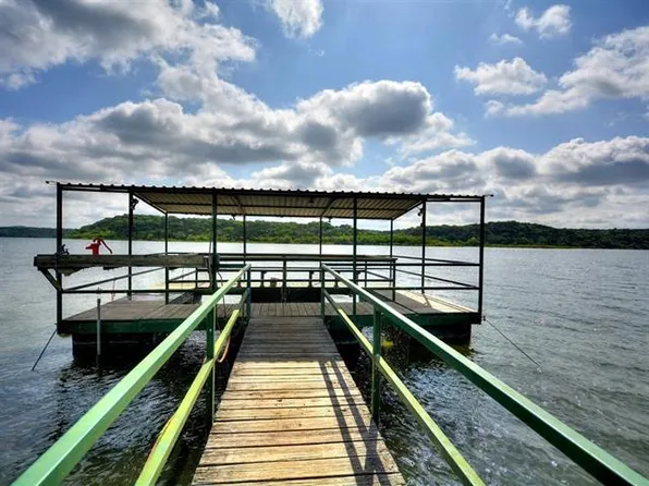 103 Lakeside Dr, Spicewood, TX 78669
