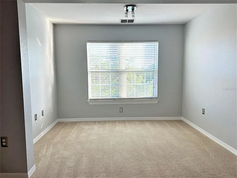 5475 Vineland Rd #8304 — Photo 10