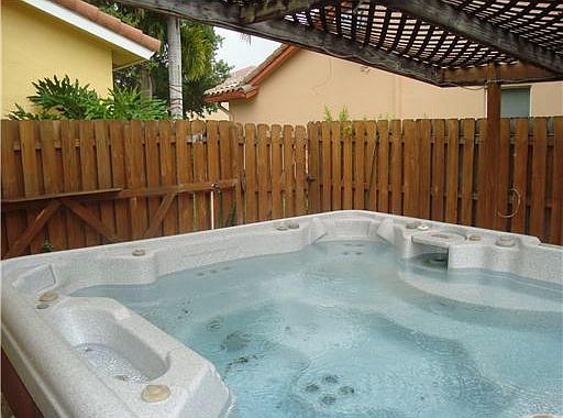 2nd image of 6500 NW 54th St