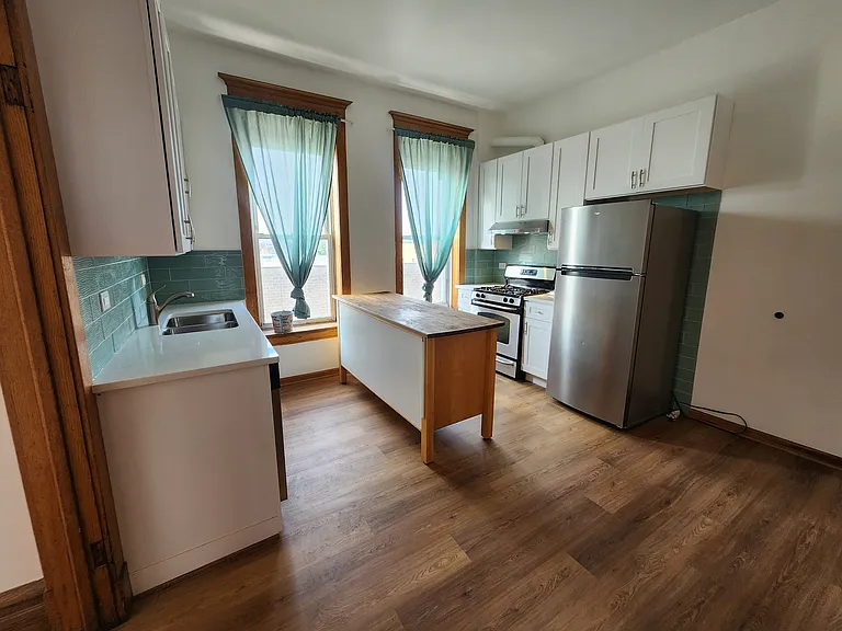 2404 W Superior St #3E — Photo 1