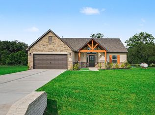 6 Cattle Dr, Bay City, TX 77414