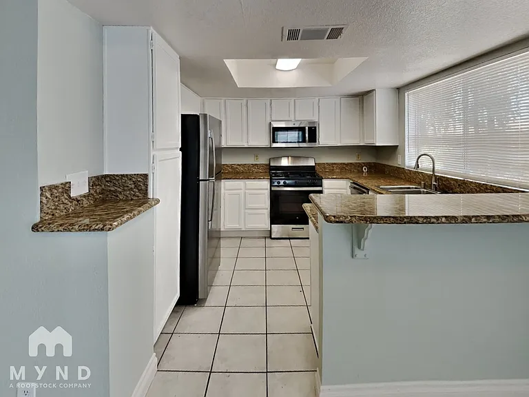 2611 Ashmoore Dr — Photo 6