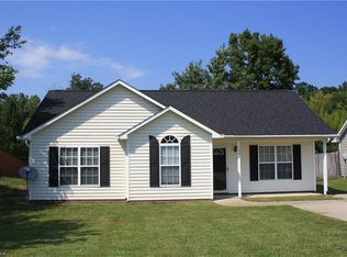 944 Saint Ann Dr, High Point, NC 27265