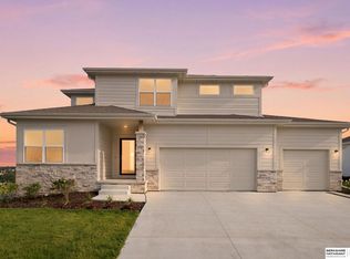 10411 Cimarron St, Papillion, NE 68046