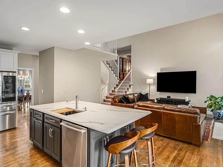 301 Culpepper Ct — Photo 9