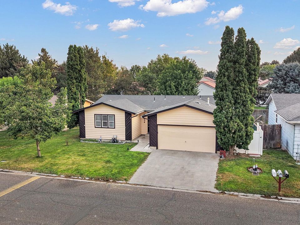 1st image of 246 Avenida Del Rio Dr