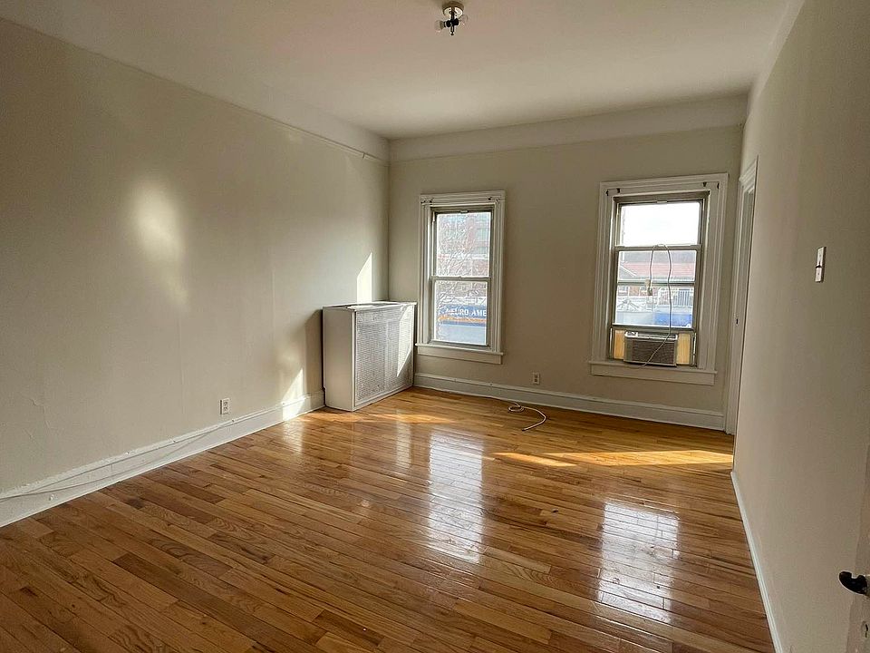 1st image of 3064 41st St #3