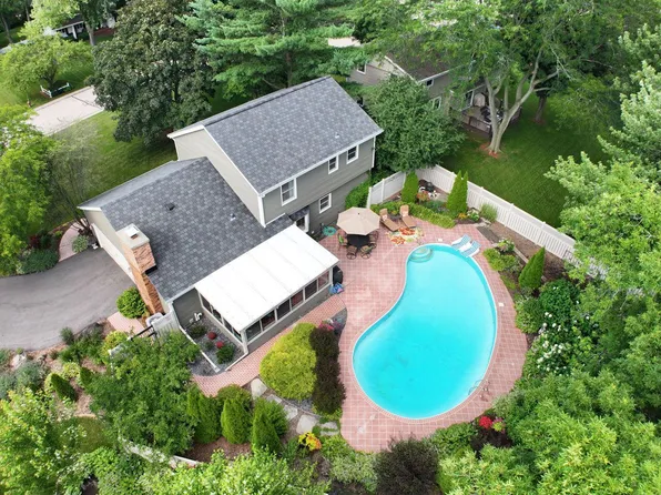 2350 South Krahn ROAD, New Berlin, WI 53151