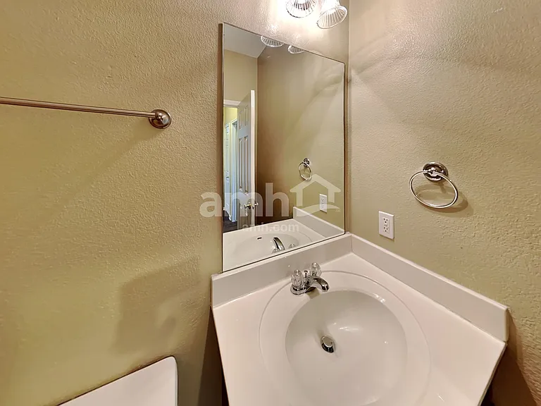 1817 Melissa Oaks Ln — Photo 9