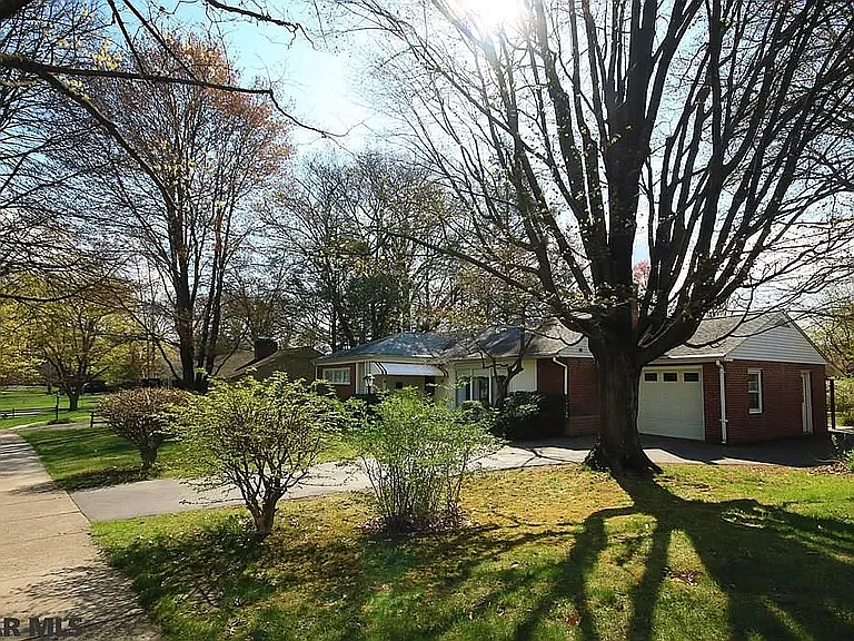 322 Nimitz Ave — Photo 3