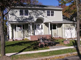 5 1st Ave, Merrick, NY 11566