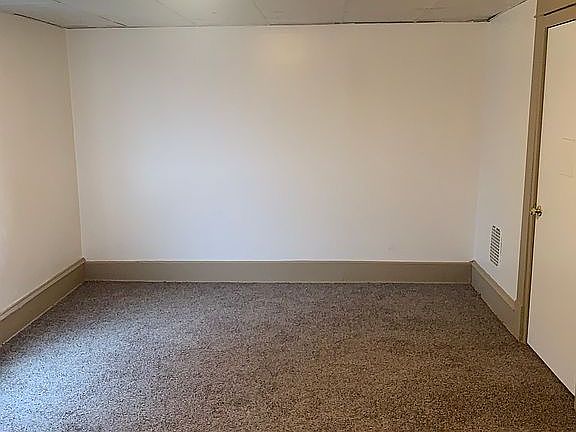 4th image of 300 N 7th Ave
