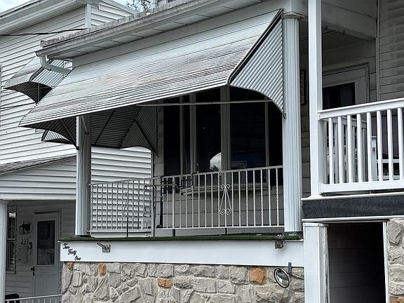 2nd image of 241 Pierce St