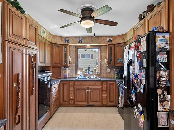 2nd image of 823 Tyler ROAD
