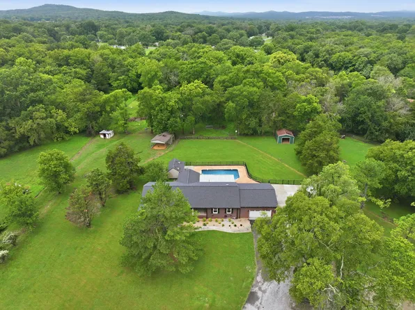 5373 Blackman Rd, Murfreesboro, TN 37129