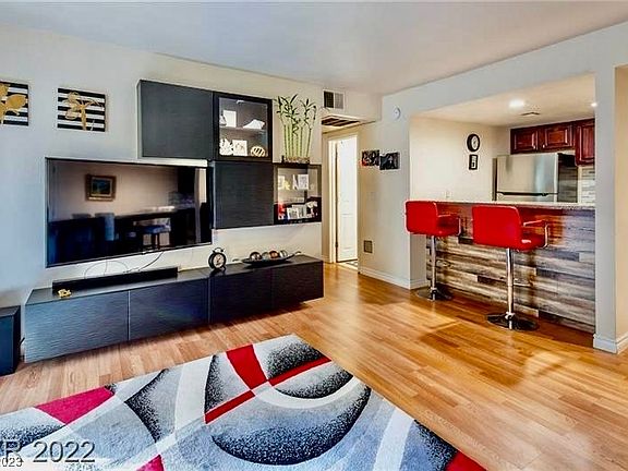 3rd image of 4330 Sandy River Dr Unit 87