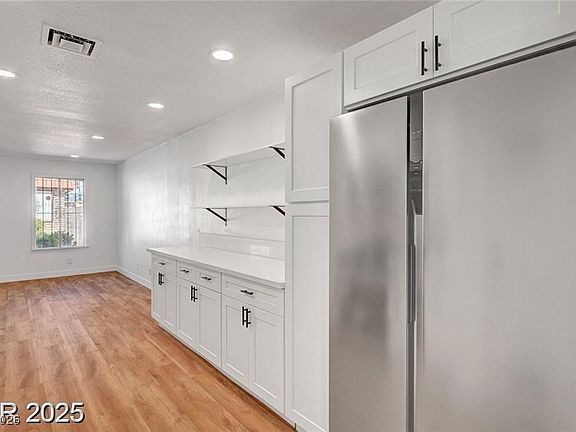 5th image of 3907 Torsby Pl