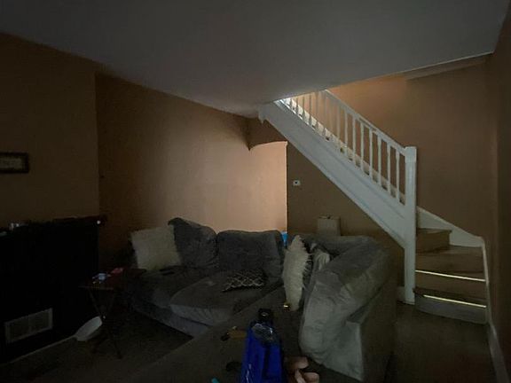 4th image of 2147 Wilkens Ave