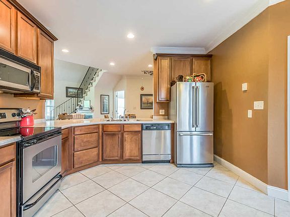 5th image of 257 Meadow Walk Ln