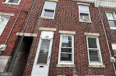 1st image of 104 Ripka St