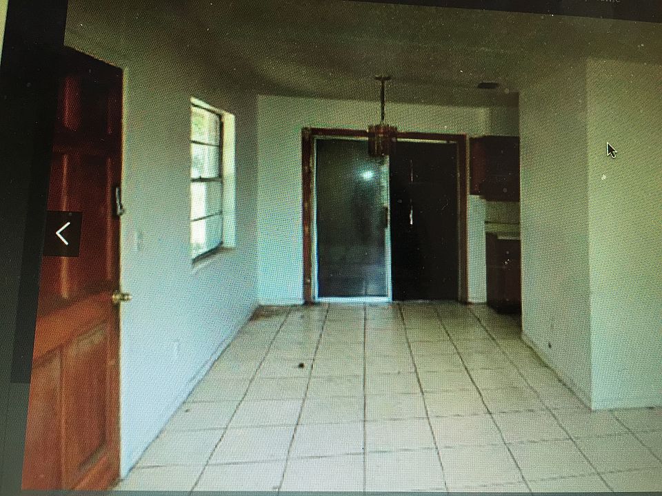2nd image of 695 NW Virginia Ter