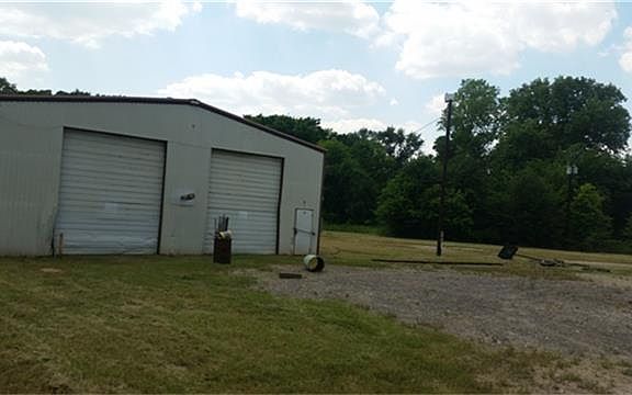 4th image of 460 County Road 481