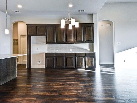5th image of 4213 Harper Ave