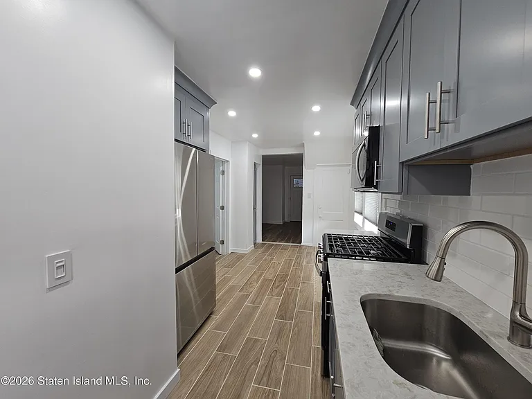 270 Saint John Ave — Photo 8