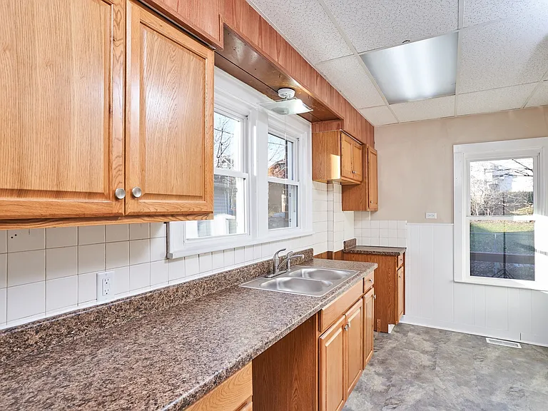 373 N Firestone Blvd — Photo 7