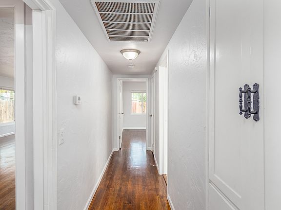 5th image of 2164 Arden Dr W