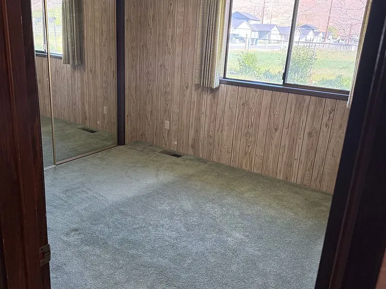 1451 Douglas St — Photo 3