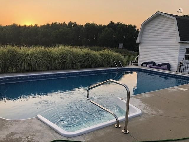 1st image of 215 Mockingbird Ln