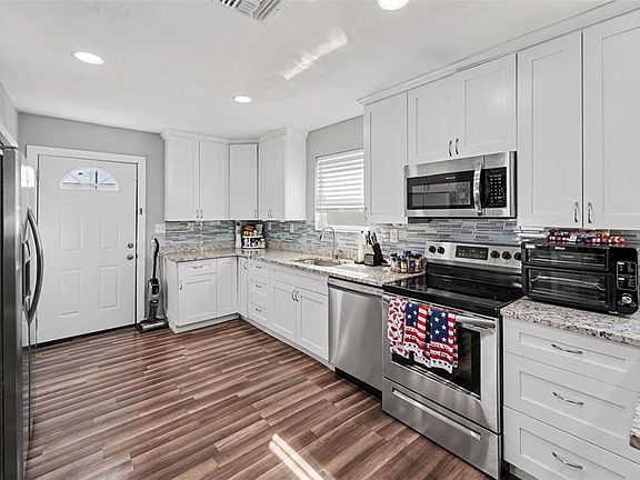 2nd image of 2711 N 33RD STREET