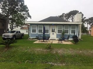903 N 2nd St, Port O Connor, TX 77983