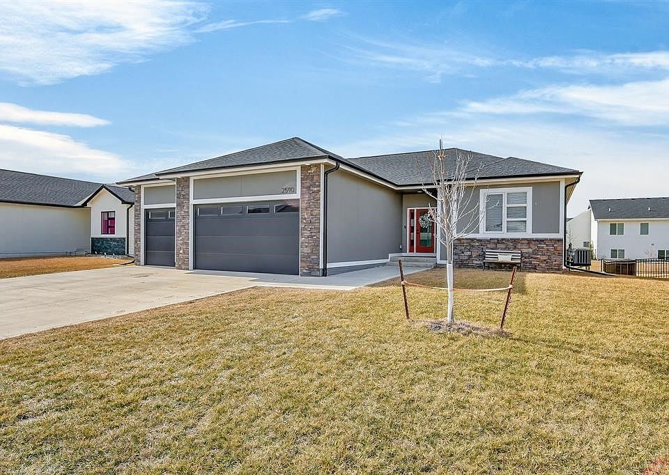 1st image of 2590 Serenity Dr