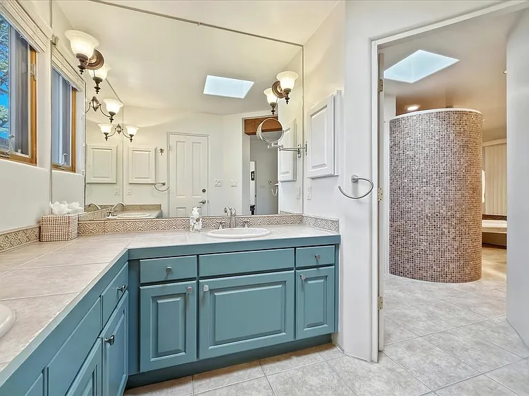 855 Camino Francisca — Photo 4