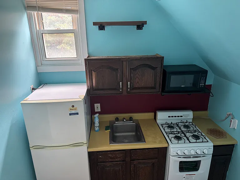 327 Meigs St #8 — Photo 2