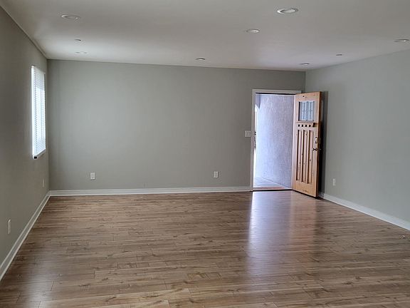 2nd image of 5528 W Barton Ave #5528