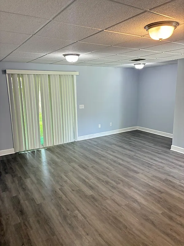2 bed, 1.5 bath, 1152 sqft, $1,300 — Photo 3