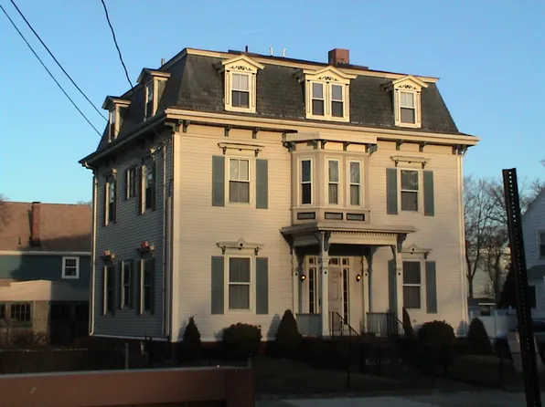 24 Maplewood St APT 4, Malden, MA 02148