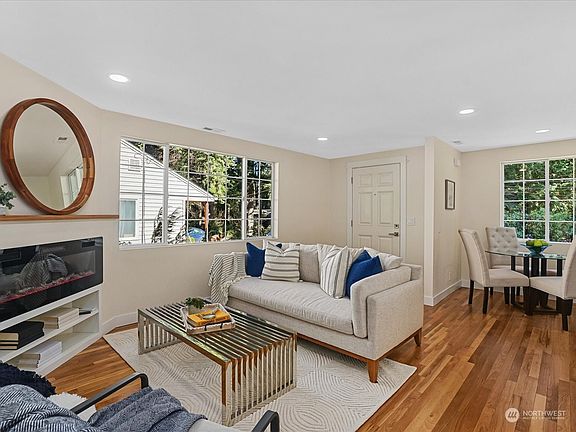 4th image of 18509 30th Avenue NE