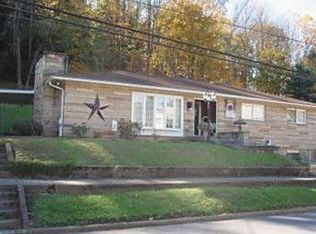 110 High St, Mannington, WV 26582